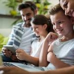Perkembangan Digitalisasi Terhadap Keluarga